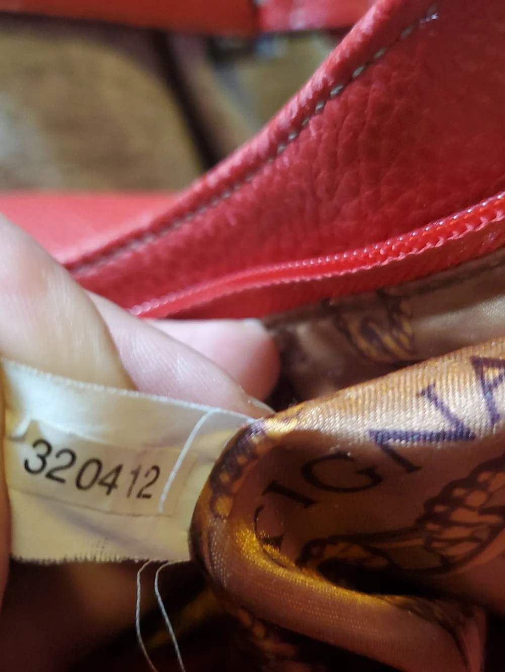 Tignanello Red 100% pebble Leather HOBO Handbag 6 Pocket! Silver Hardware - Picture 5 of 16